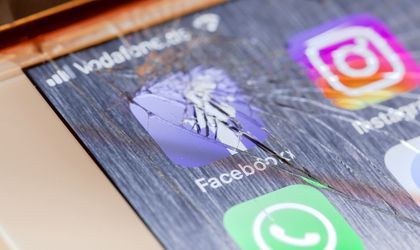Facebook, Instagram, WhatsApp hit by global outage