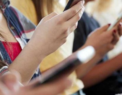 How Can Social Media Help Students Improve Their Academic Performance?